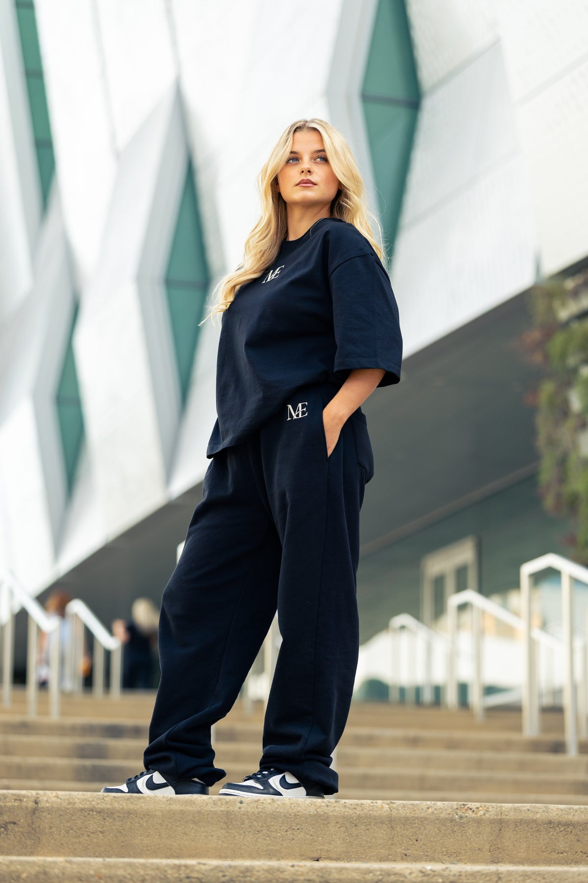 ManEmy Oversized Set Black — architectural stairs, full-set silhouette